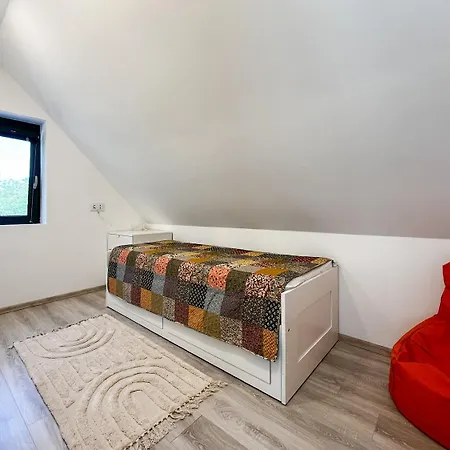 Apartment Bluna *